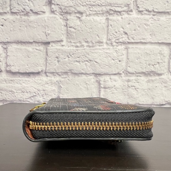 Fossil Zip-Around Wristlet with Heart Print - Picture 8 of 15